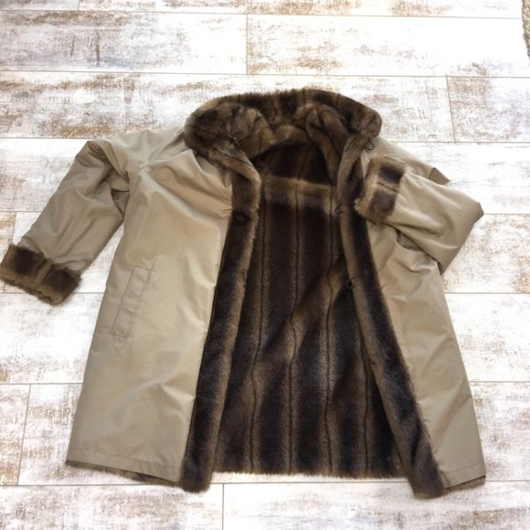 Gorgeous Cally Do REVERSIBLE Coat - Picture 8 of 13